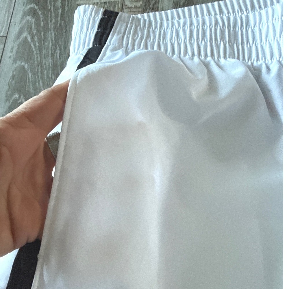 New Balance Relentless Woven Joggers Track Pants Athleisure White Streetwear New - Picture 8 of 8
